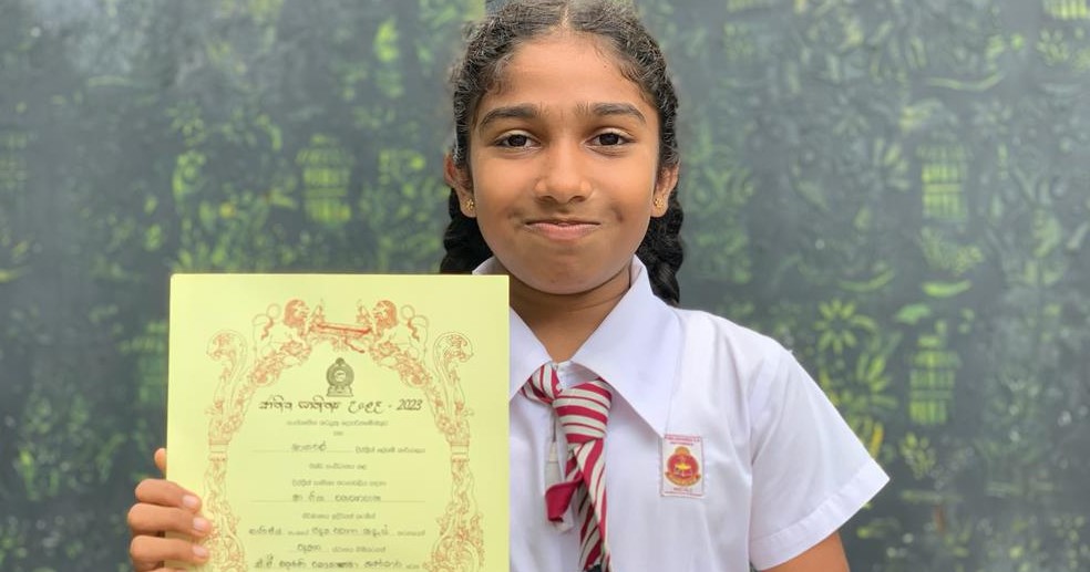දිස්ත්‍රික් පද්‍ය රචනා සදැස් දෙවන ස්ථානය මහින්දයට.....